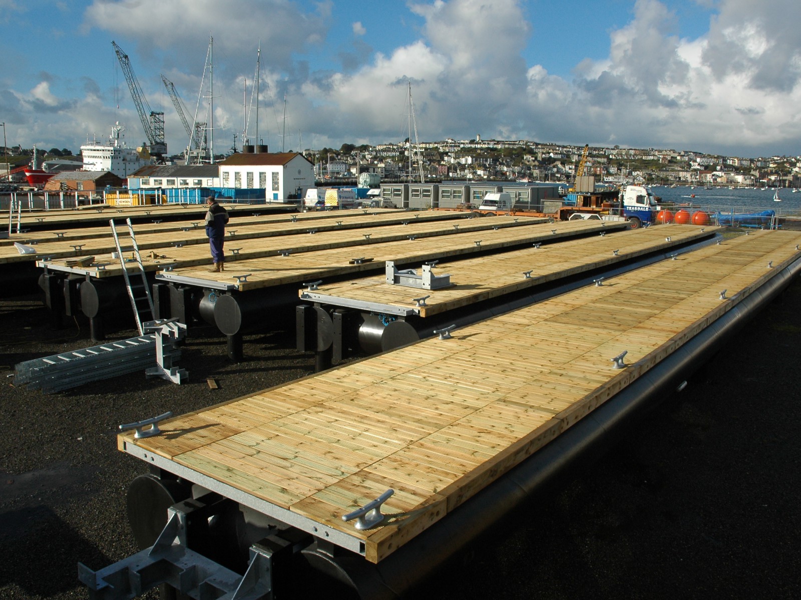 Wandsworth Houseboat Pontoons - Marine Design &amp; Construction