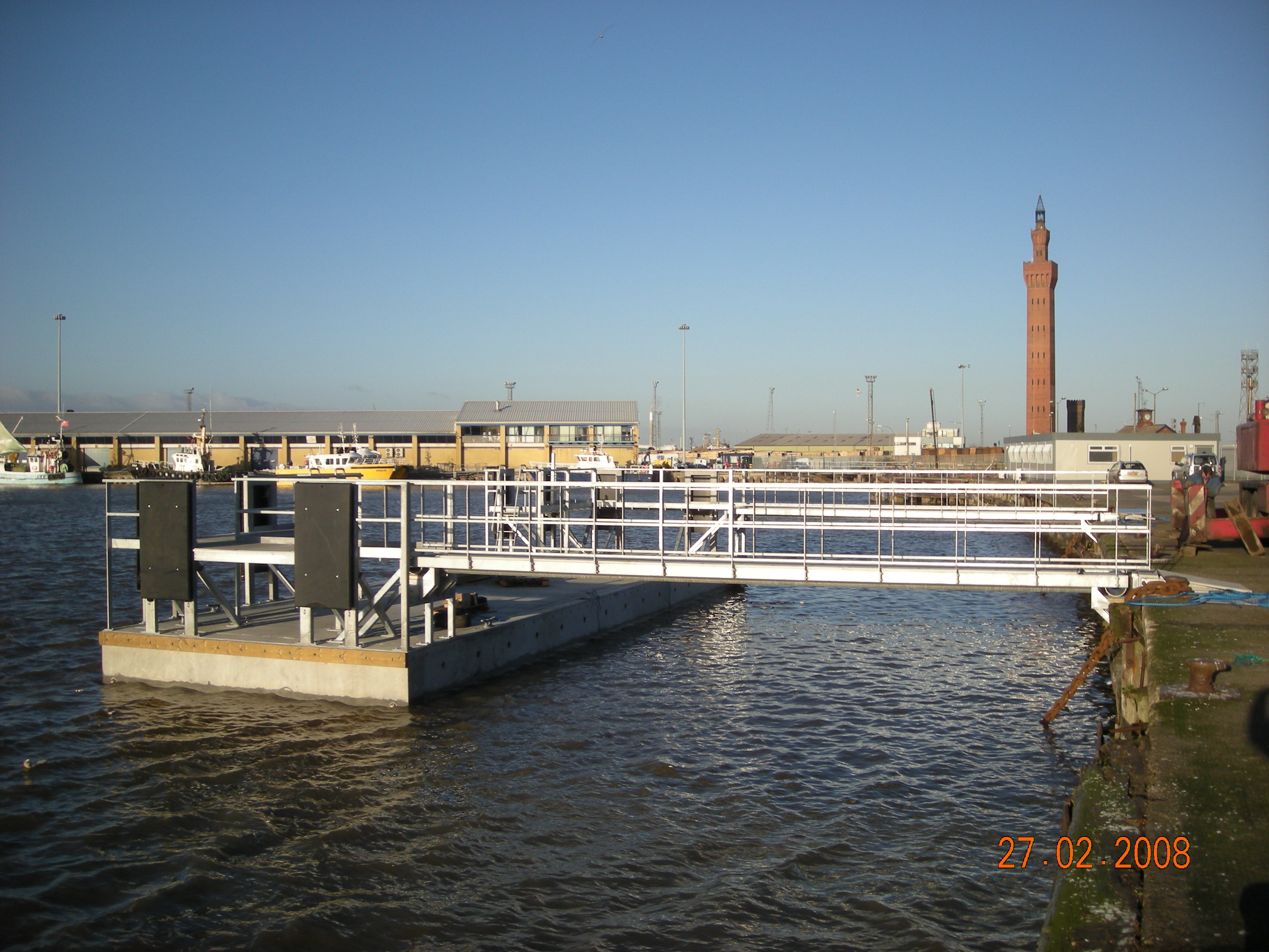 Windcat pontoon